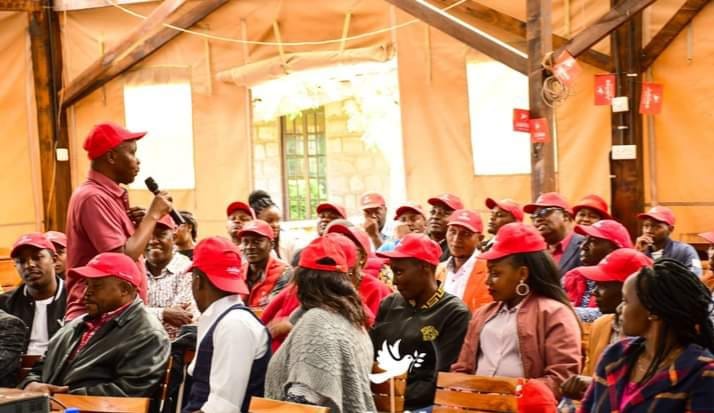 Mukurwe-ini constituency parliamentary aspirant Eng. Kariuki Wa Muchemi addressing Nyeri County Jubilee party aspirants meeting on Saturday.
