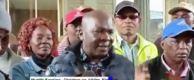 Kirinyaga County Jubilee party officials led by Mureithi Kang'ara (centre) while announcing the endorsement of Senator Charles Kibiru as the only Azimio La Umoja coalition gubernatorial candidate.