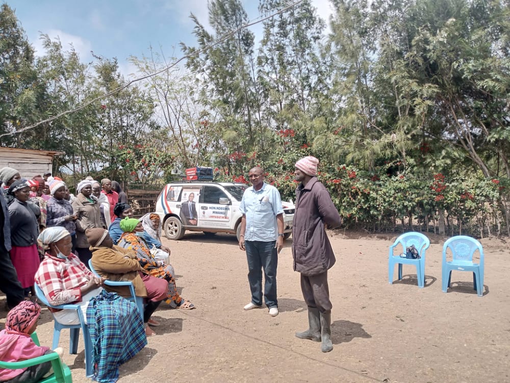 Laikipia East TND candidate Ndegwa Mwangi (2nd right) with residents of Solio where he took them on how they can start small scale industries.