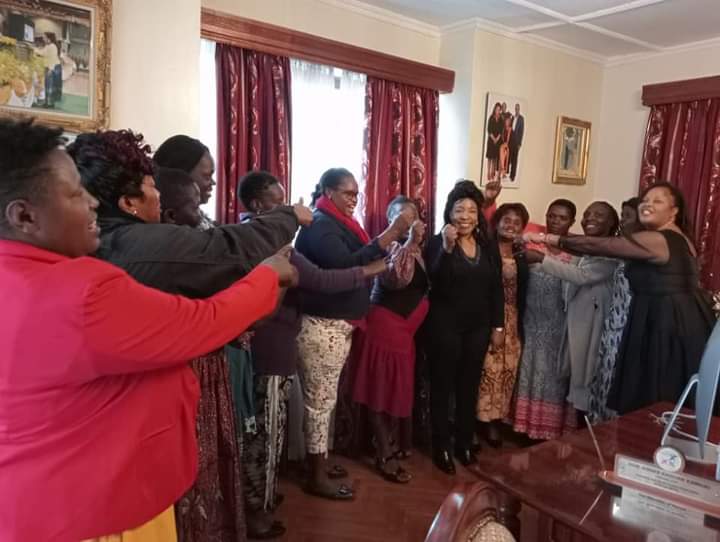 Nairobi City County gubernatorial candidate Agnes Kagure (6th right) with her supporters from UDA and ODM who endorsed her yesterday