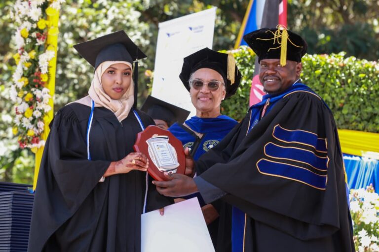 Anisa Said Abdi receives the Top Student Award for having the highest GPA in the Bsc