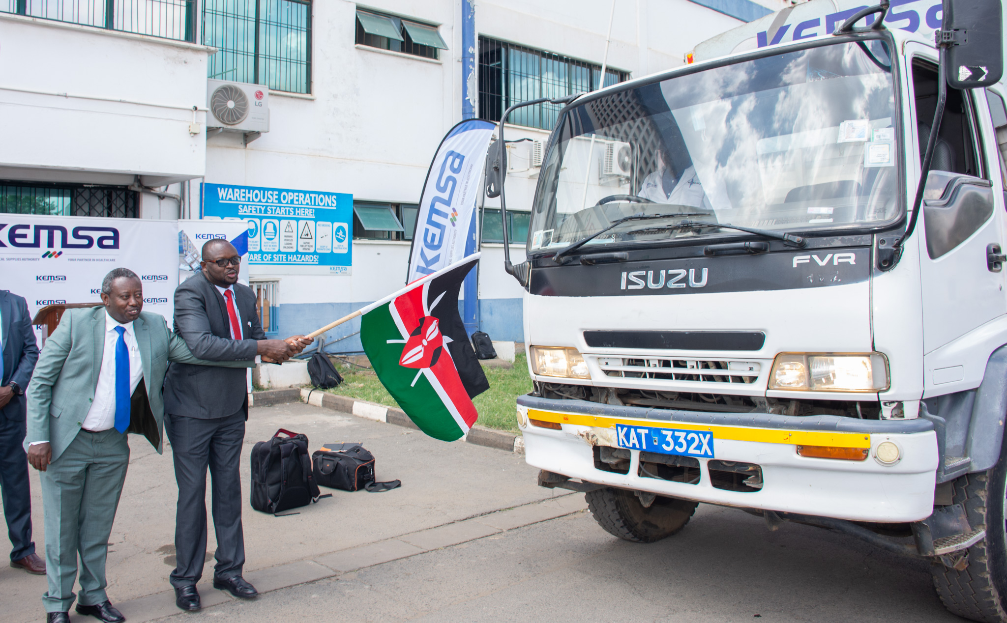 Kenya Medical Supplies Authority (KEMSA) Acting CEO, John Kabuchi(left) with the Ministry of Health Director for Health Sector, Intergovernmental Relations & International Health