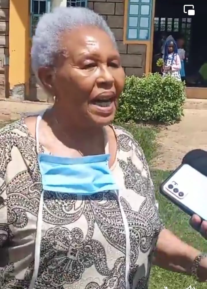 Ms Christabel Wambura Maranga addressing journalists at ACK, Karatina Church yesterday.
