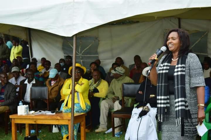 Nakuru UDA senatorial candidate Tabitha Karanja addressing the gathering during the launching of Naivasha MP Jayne Kihara (in yellow hat).