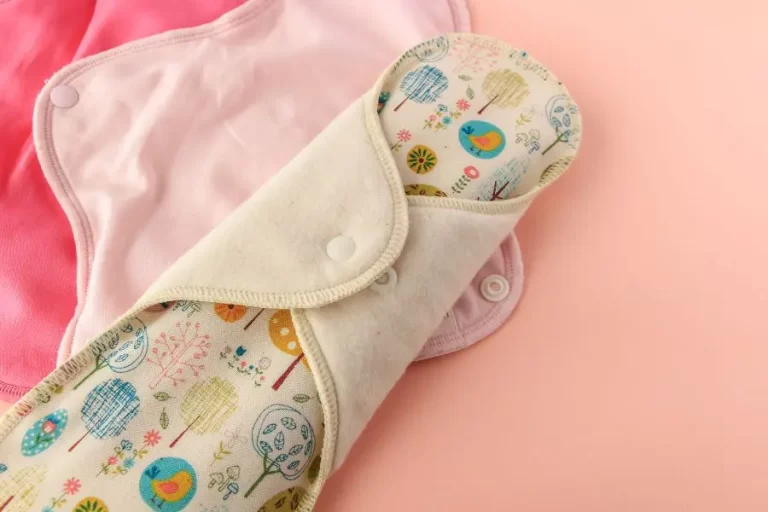 Re-usable sanitary towels