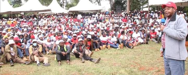 Senator Ephraim Maina Kirinyaga addressing thousands of his supporters on Monday