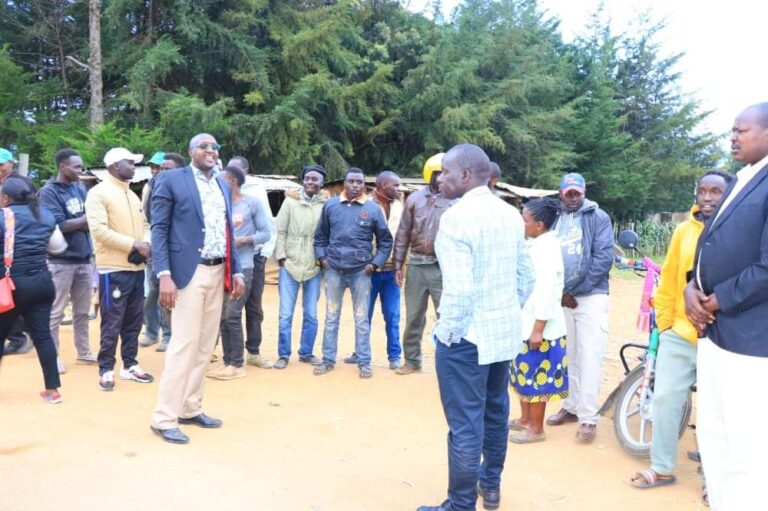 Kesses Member of Parliament Julius Ruto with spectacles with resudents