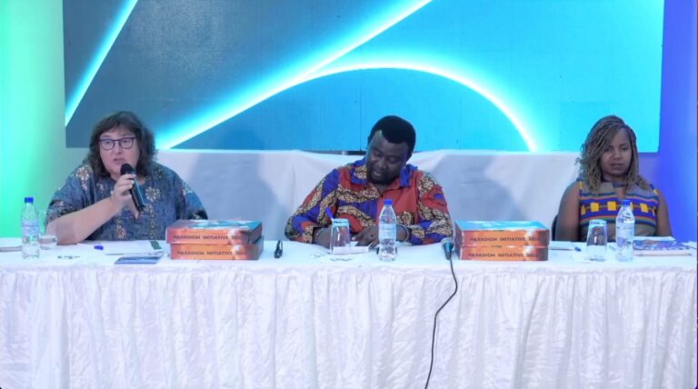Mr. 'Gbenga Sesan (centre),