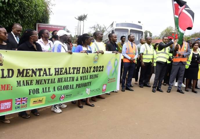 Nyeri County Chief Officer in charge of Health Adan Ibrahim (3rd right)