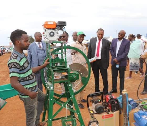 Nyeri County Senator Wahome Wamatinga (2nd right)