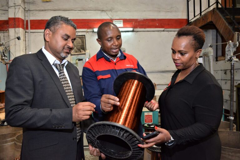 Tanelec Limited Group Chief Executive Officer, Mr. Zahir Saleh (left)
