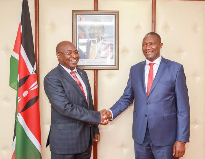 Nyandarua County Governor Moses Kiarie Badilisha (right) with Principal Secretary, State Department of Livestock Harry Kimtai after their meeting yesterday.
