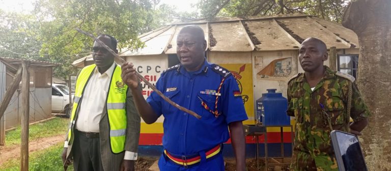 Kisii South OCPD Charles Machinji addressing the press after the incident
