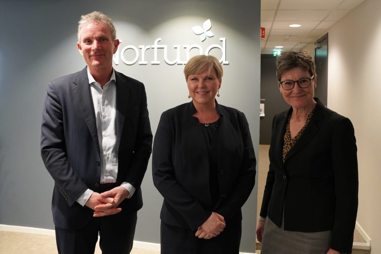 Norfund CEO Tellef Thorleifsson (left) with Norwegian Development Minister Anne Beathe Tuinnereim (centre) and Norfund chairperson Oloug Svarva (right)