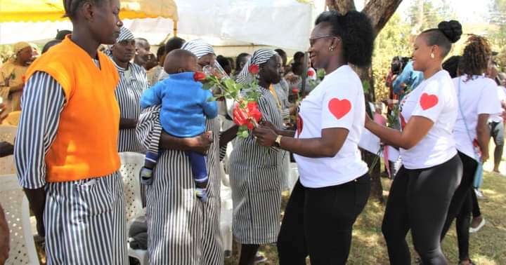 Principal Secretary, Correctional Services Mary Muthoni Muriuki interacting with remandees