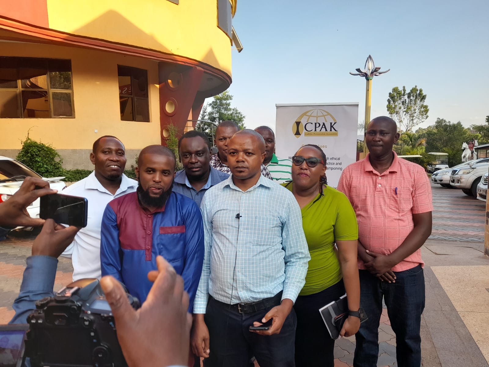 Some of the ICPAK Mt Kenya branch members led by Chairman CPA CS Chris Githinji (3rd right) addressing the media at Bantu Africa Resort and SPA on Saturday.
