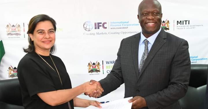 International Finance Corporation Country Manager for Kenya Amena Arif (left)
