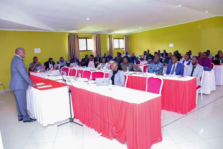 Nyeri County governor Mutahi Kahiga addressing senior officers at the beginning of the sensitization training yesterday