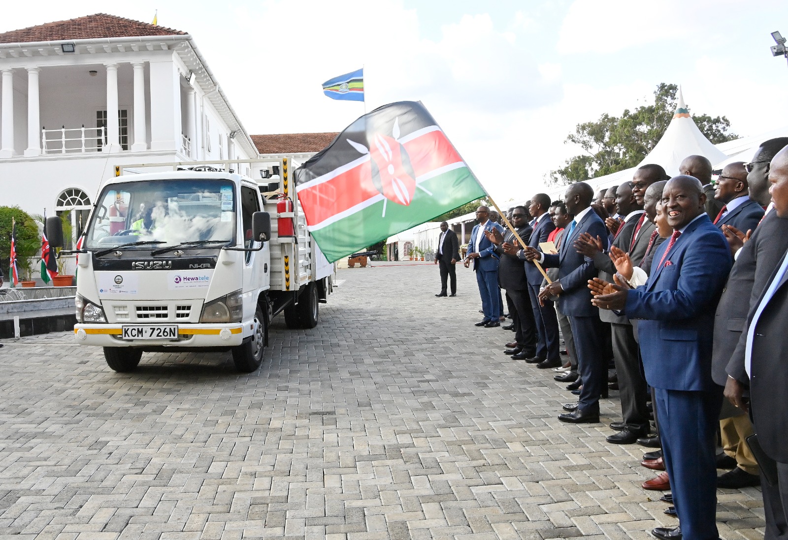 President Ruto was speaking at State House in Nairobi where he flagged off more than 20,000 medical oxygen cylinders to the 47 Counties