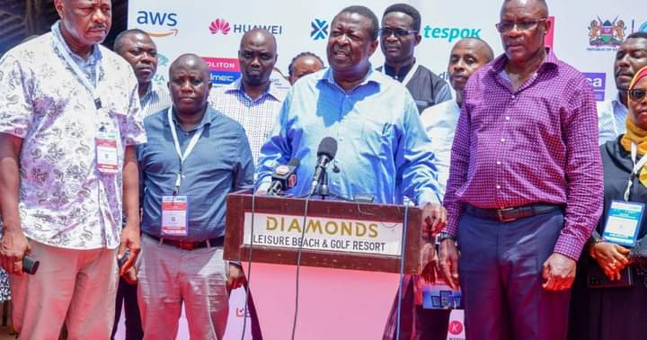 Prime Cabinet Secretary Musalia Mudavadi and other government officials addressing the media yesterday