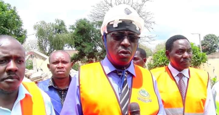 Senior Kirinyaga County officials in the Transport and Housing departments addressing journalists yesterday