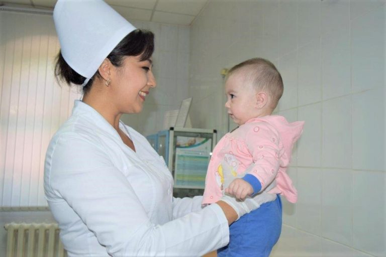 Mother and daughter in Bukhara, Uzbekistan