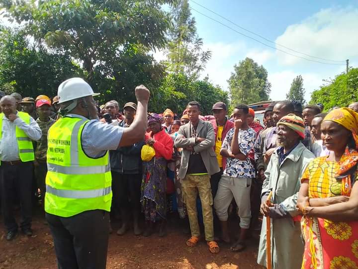 Othaya constituency MP Wambugu Wainaina addressing some of his constituents during the launching of rehabilitation of roads in the area.