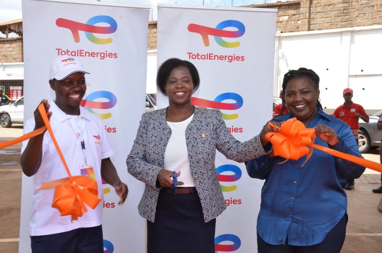 TotalEnergies Marketing Kenya Finance Director Lawrencia Gichatha (centre)
