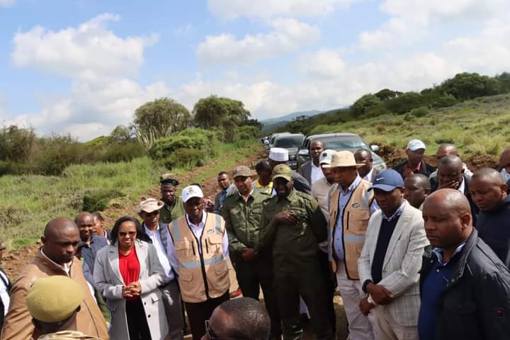 The committee members and other stakeholders during the visit
