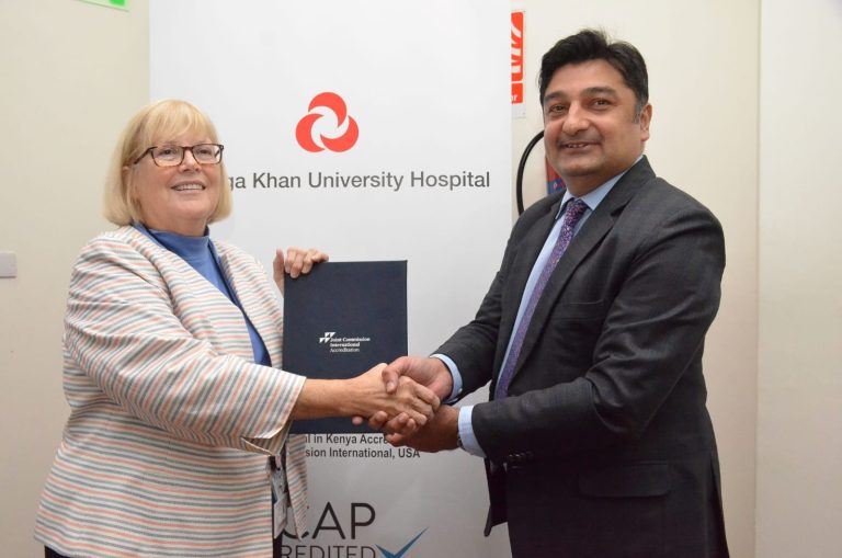 Aga Khan University Hospital Chief Executive Officer Rashid Khalani (right)