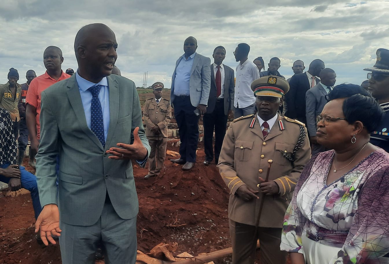 Governor Irungu Kang’ata, County Commissioner Patrick Mukuria and Maragua MP Mary Waithera visits the site where the county government is constructing a hospital on a land ceded by Delmonte Company.