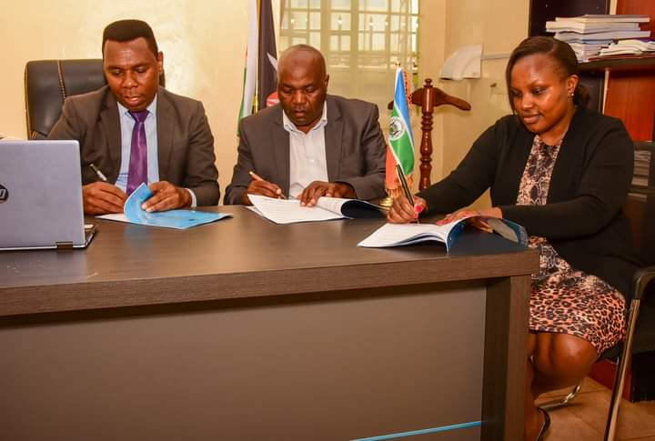 Nyeri County Government has signed a deal with a local contractor for a Sh500 million aggregation and industrial park in Kieni constituency.