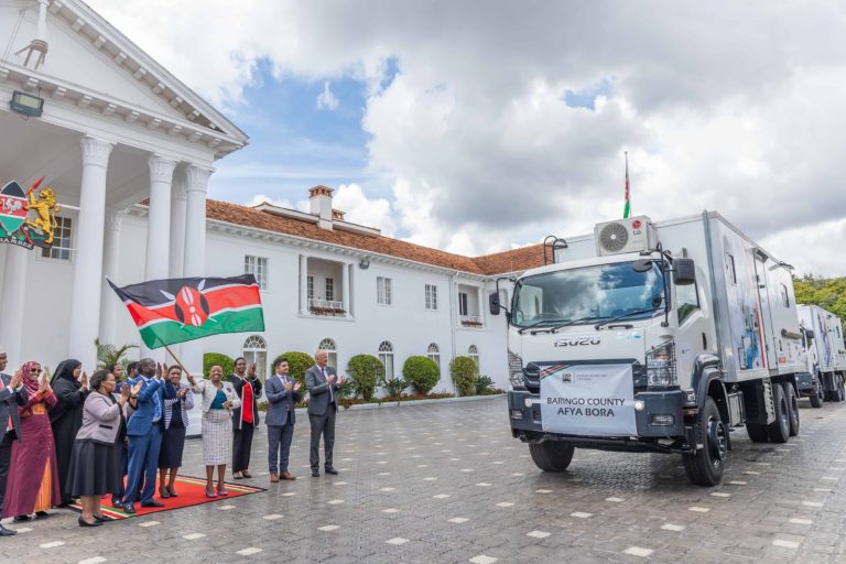 First Lady Mama Rachael Ruto flagging off the Mobile Vaccination Clinics