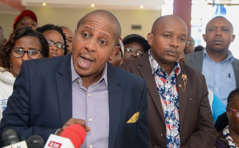 Simon Njoroge, National chairman of the National Bar Owners (Left)