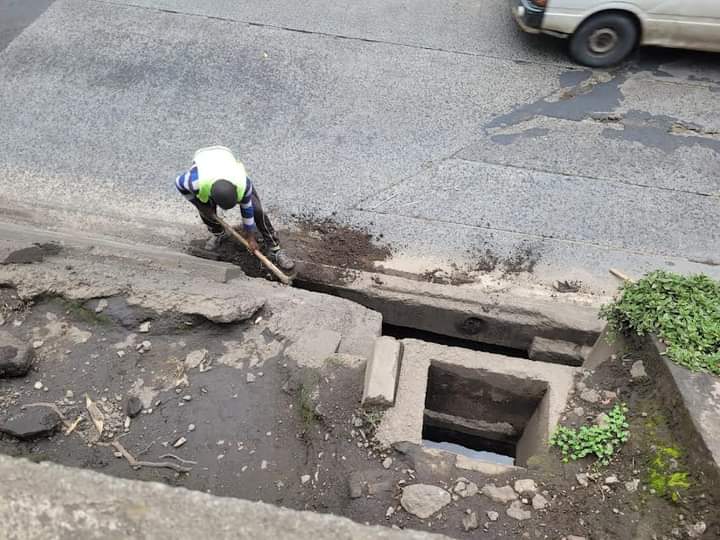 The Nakuru County Government is working to clear clogged drainage systems to prevent flooding during El Nino-related weather phenomena.