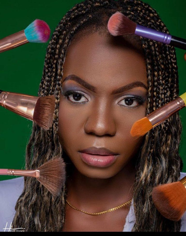 Akate Latina-Ghana model