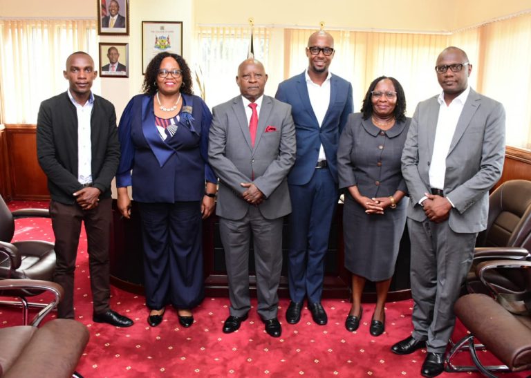 Nyeri County governor Mwalimu Mutahi Kahiga (3rd left) with Kodris Africa and Commonwealth Business Women Africa Kenya Chapter officials who paid a courtesy call on him.