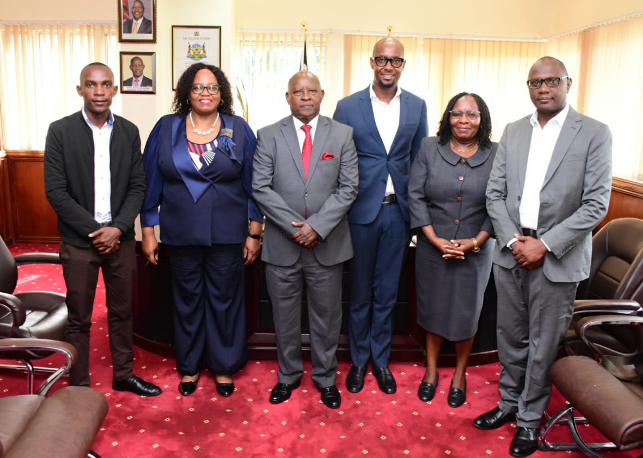 Nyeri County governor Mwalimu Mutahi Kahiga (3rd left) with Kodris Africa and Commonwealth Business Women Africa Kenya Chapter officials who paid a courtesy call on him.