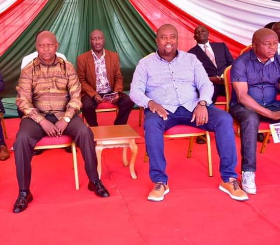 Nyeri County governor Mutahi Kahiga and Energy PS Alex Wachira at Kanjuri High School on Saturday
