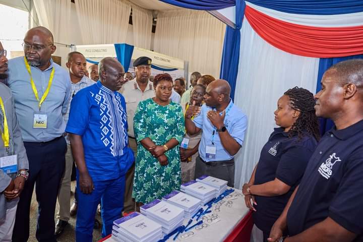 Deputy President Rigathi Gachagua and Health Cabinet Secretary Susan Nakhumicha with Pharmaceutical stakeholders in Mombasa City yesterday.