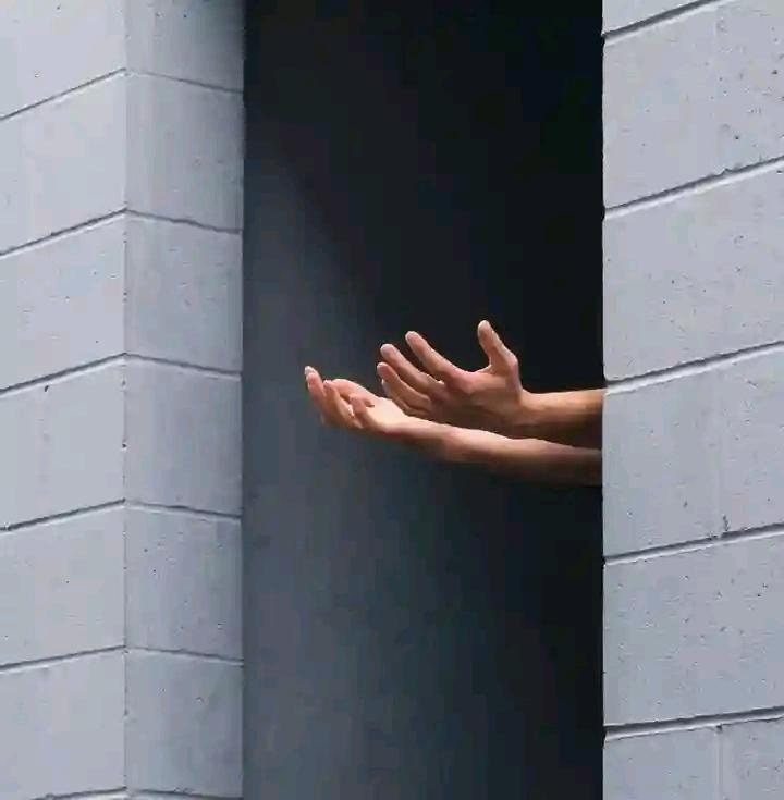 NEVER GIVE UP