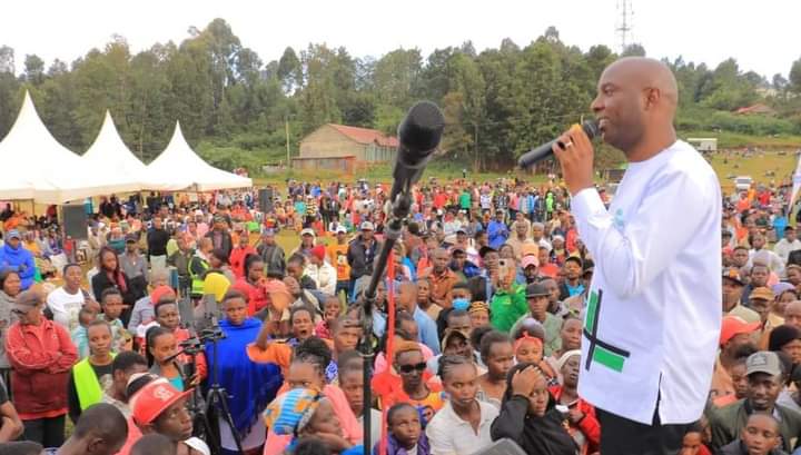 Murang’a County governor Irungu Kang’ata addressing local residents during a past forum