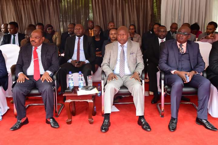 Nyeri County governor Mutahi Kahiga with his deputy David Kinaniri and Nyeri County Assembly Speaker Gichuhi Mwangi during the signing of Performance Contract on Wednesday.