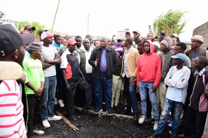 Residents of Kiawara town in Kieni constituency along Nyeri-Nyahururu highway yesterday blocked the busy road, protesting lack fire engine in the area, which prompted a death of a local trader.