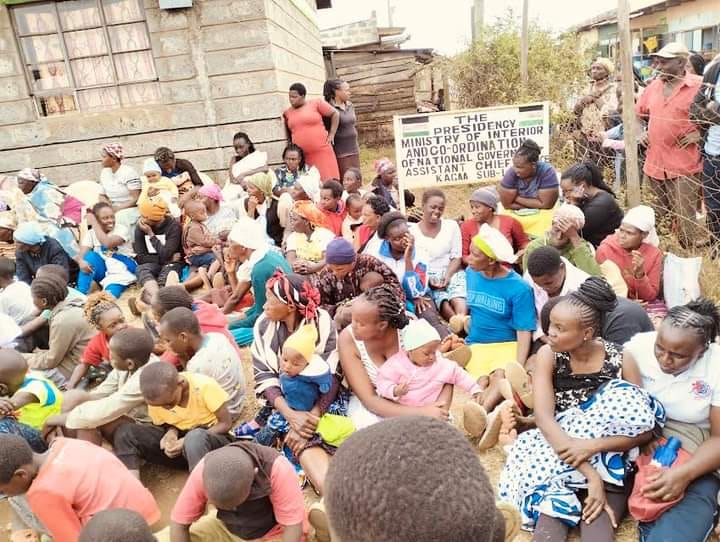 Kagaa residents during a security meeting