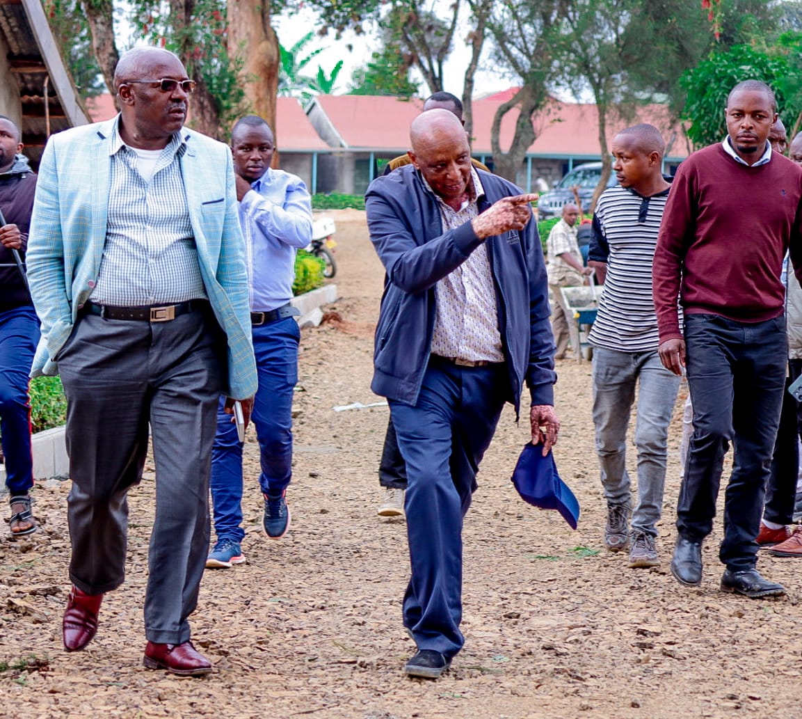 Othaya Member of Parliament Wambugu Wainaina (left)