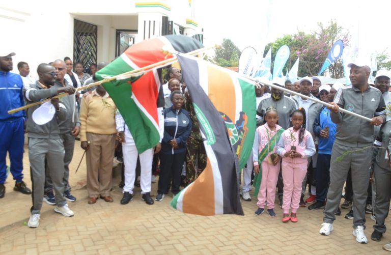Water CS Eric Muriithi and Governor Irungu Kang’ata flags off teams drawn from water companies participating in this year’s WASCO games hosted in Murang’a County.