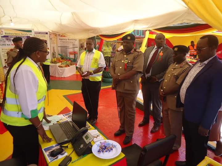 Acting Regional Commissioner Pius Murugu with Central Kenya ASK Show chairman Patrick Karinga and Biashara Sacco chairman Joseph Kamau Njamuku