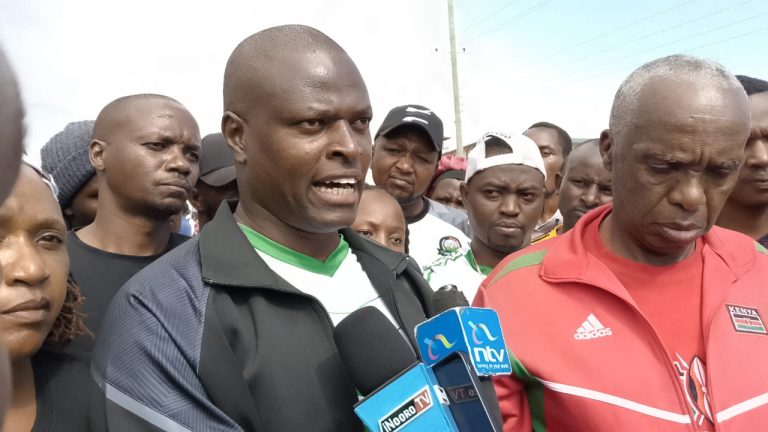National Assembly chairman of budget Ndindi Nyoro with Kieni MP Njoroge Wainaina at Narumoru Township last Sunday.