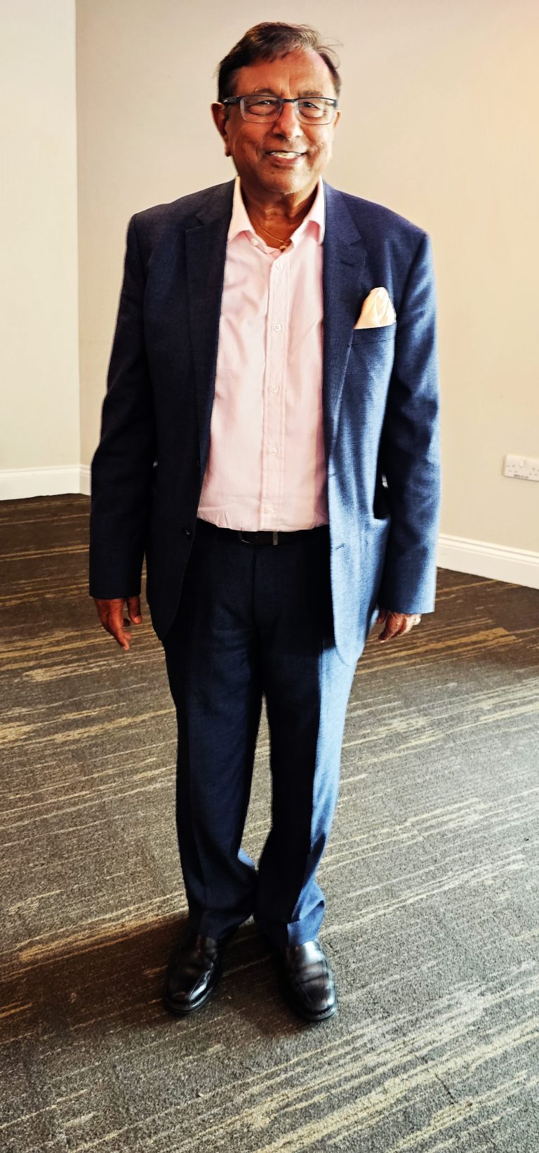 Photo 1 Subhash Mithia organised a highly successful reunion in London.Photo SHAMLAL PURI.